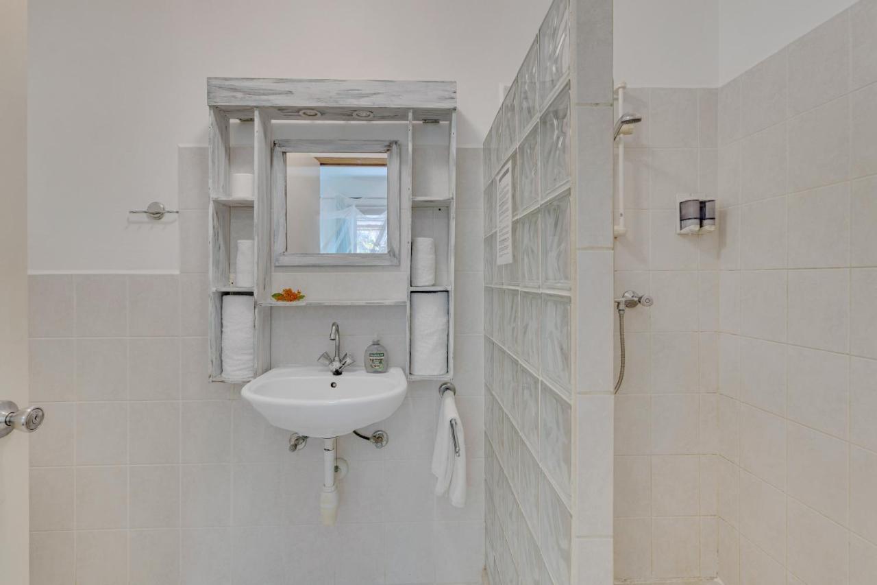 Tropical Divers Resort Kralendijk  Ngoại thất bức ảnh